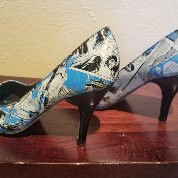 Comic Book Heels - Picture 3 of 4